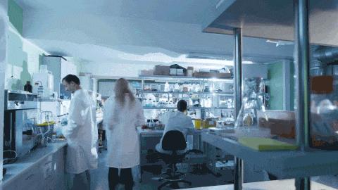 浣犵殑鐪奸湝鏄孩姒滃悧,浣犵殑鐪艰啘鏄笉鏄创閿欎簡