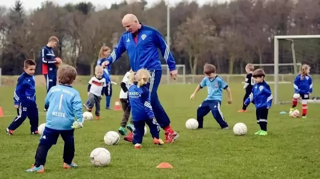你们的南大王回来了，拜仁重返欧洲巅峰，背后则是不可忽视的青训体系