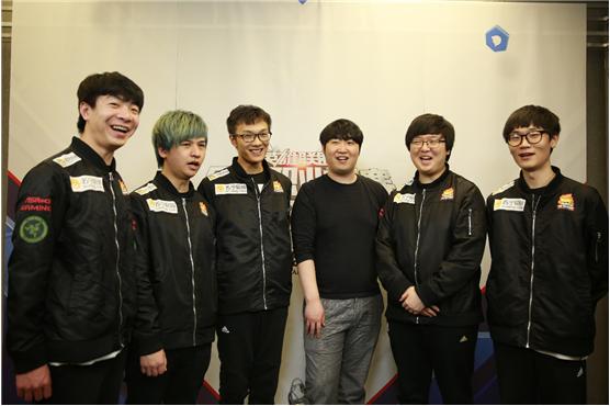 lol战队青训线上招募,lol青训队员招募条件