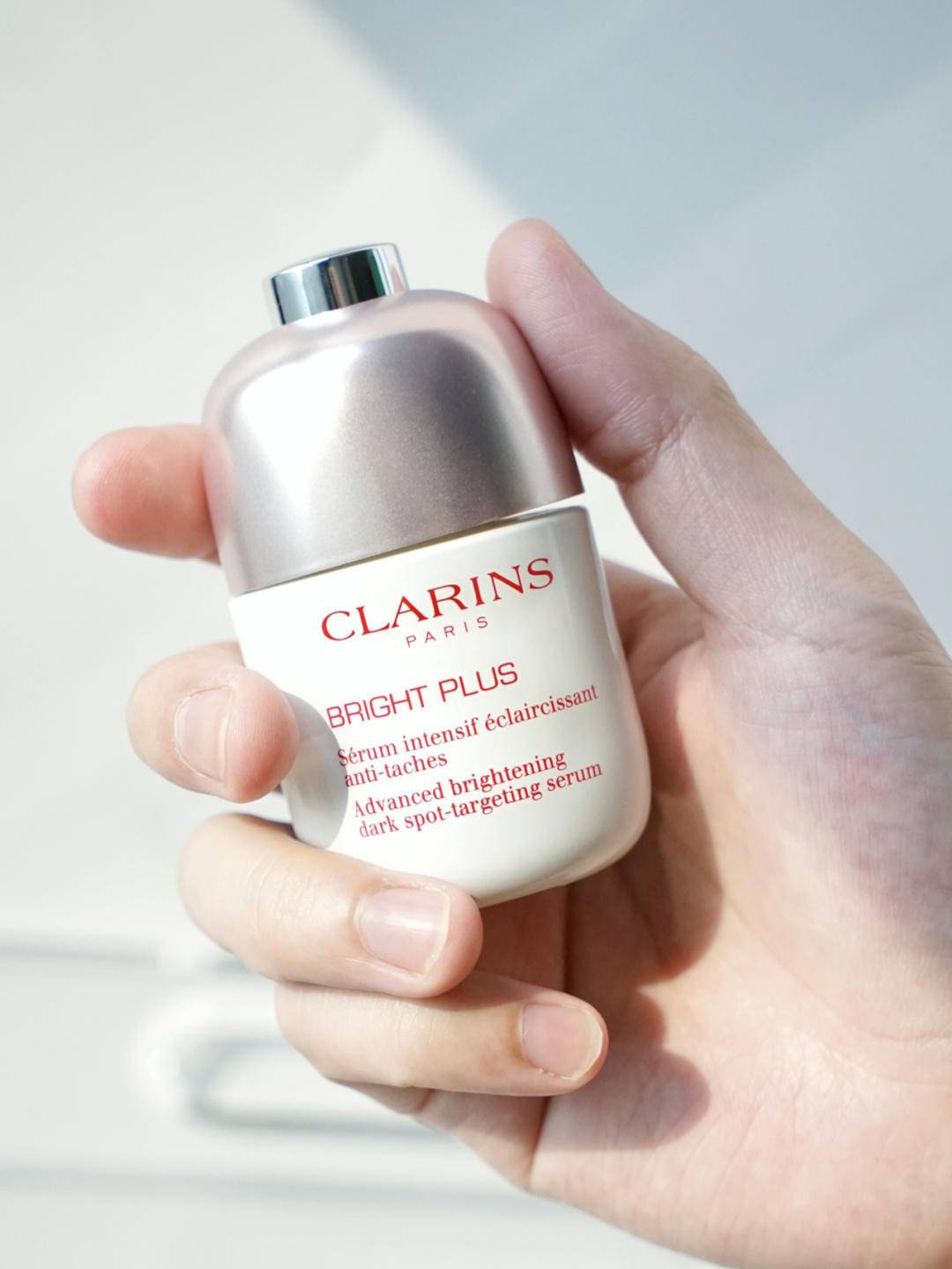 每天美白皮肤还是越来越黑,一直在美白却越来越黑的原因