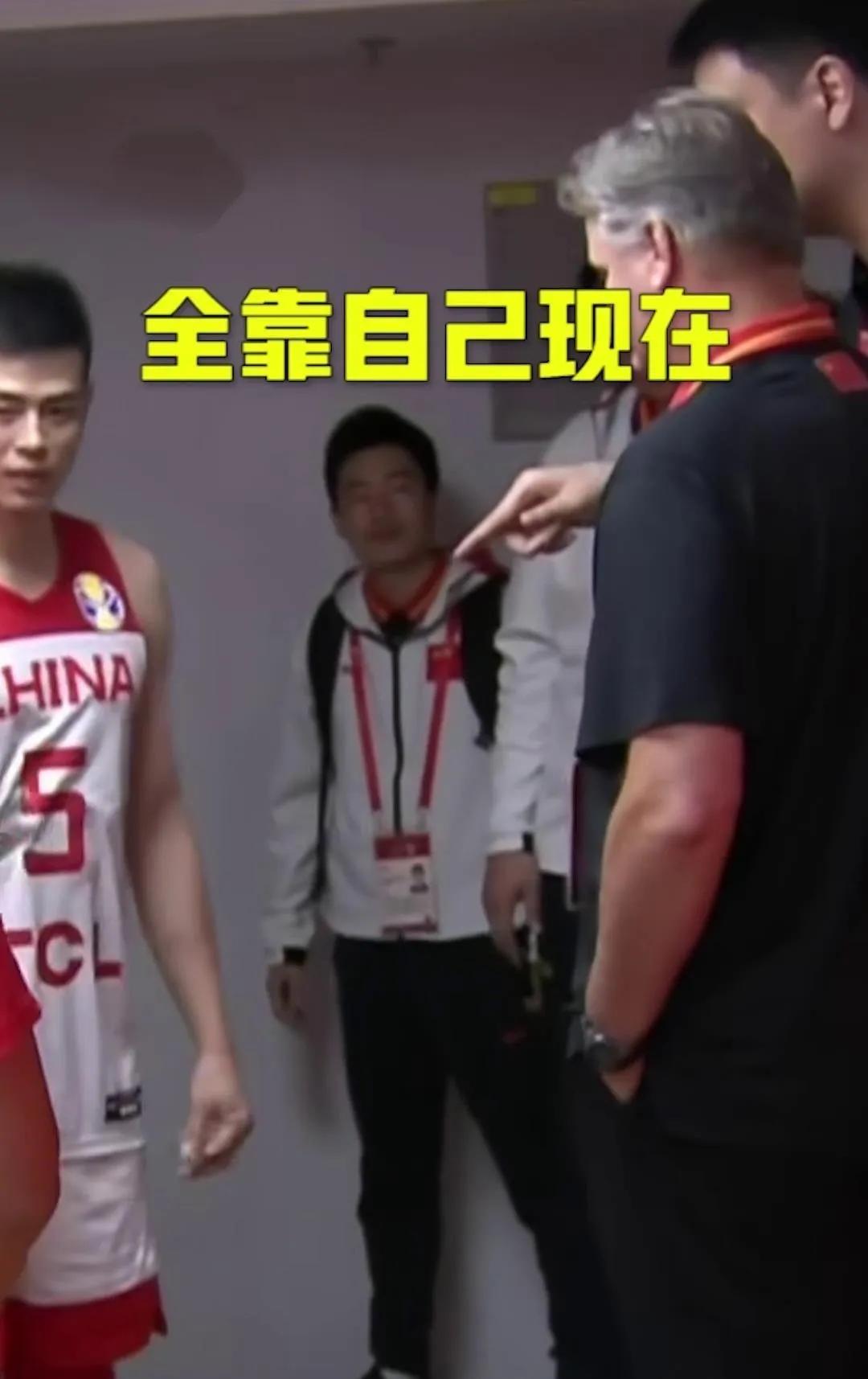 吐槽大会体育场名场面，不知道上了多少球迷的心