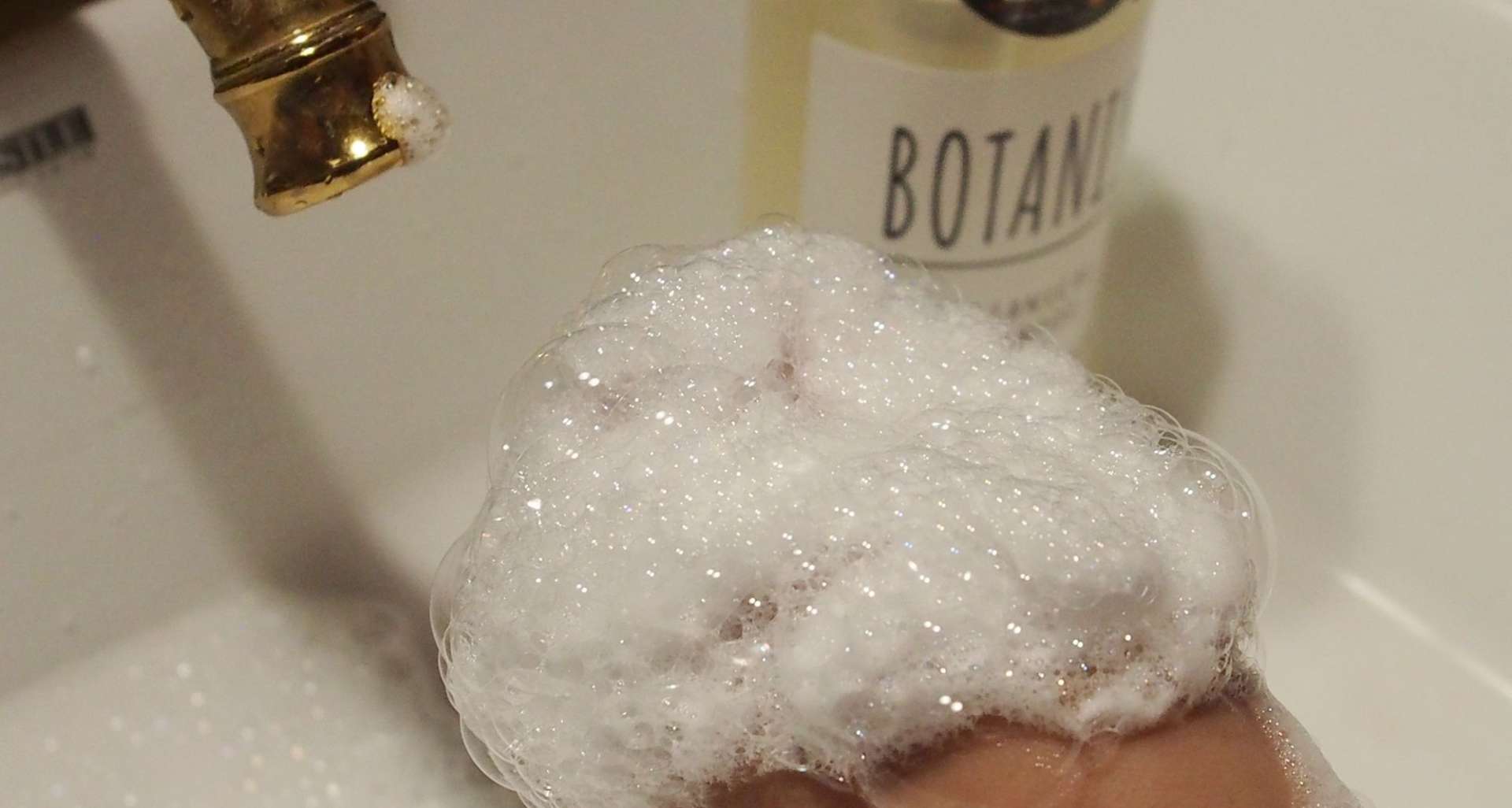 香味好闻持久顺滑的进口洗发水,真正的植物进口洗发水国际大品牌