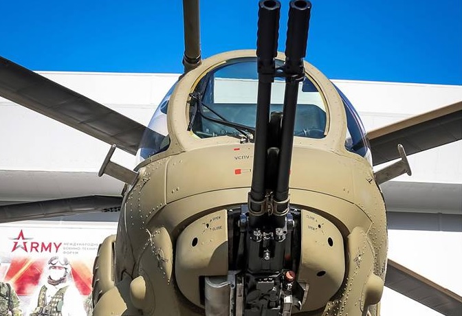 人在家中坐手雷天上来,人在家中坐枪从天上落