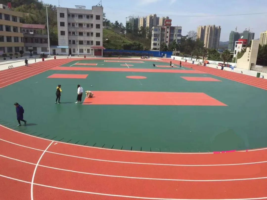 塑胶跑道分为哪几种类型,塑胶跑道常见质量问题及解决方案