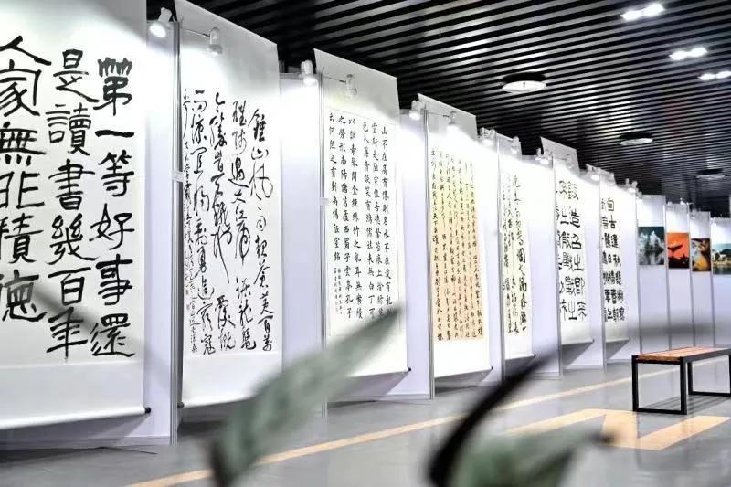 精酿啤酒吧+休闲中式简餐店+便利店,济南这处多功能休闲会客厅太出圈了