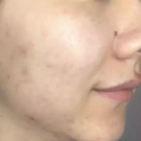 一键磨皮拯救无数卡粉的粉底液,磨皮滤镜粉底液