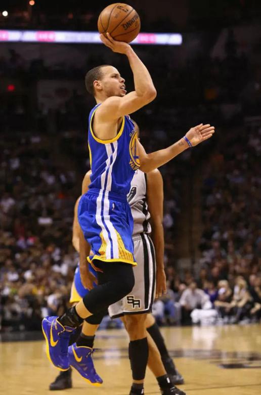 一双正品耐克鞋的成本到底是多少,一双耐克鞋要多少钱