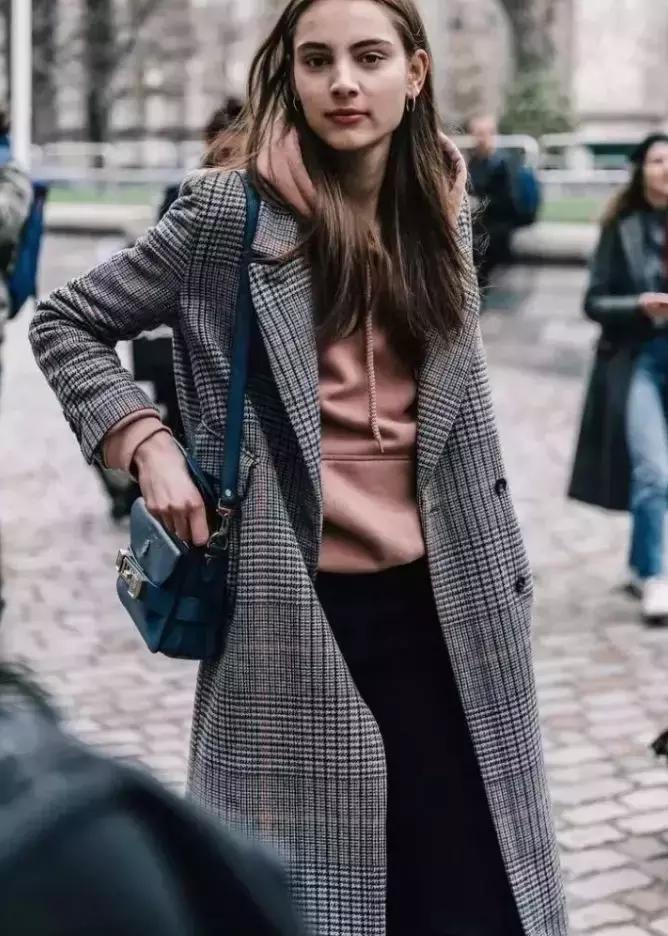 又好看也简单的大衣系法,火到烂大街的大衣时尚的穿搭方法