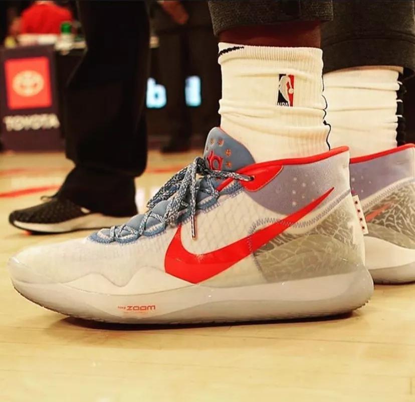 盘点nba球星上脚球鞋杜兰特篇,nba球员上脚的球鞋欧文