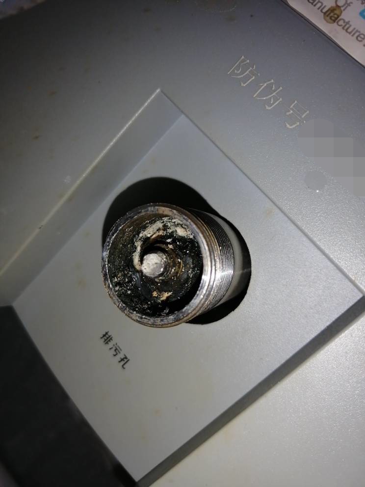 电热水器镁棒螺丝锈死怎么办,电热水器镁棒锈死拿不下来