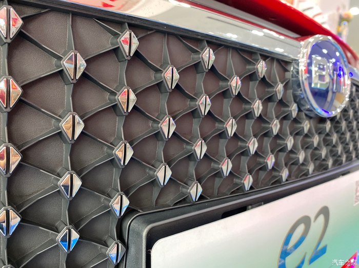 年轻人的第一台纯电车，陪同表弟试驾E2有感