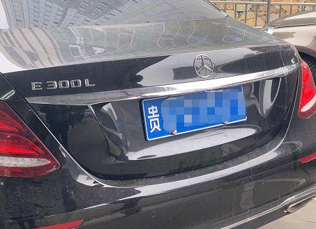 男子花50万买奔驰,男子花500万买二手车