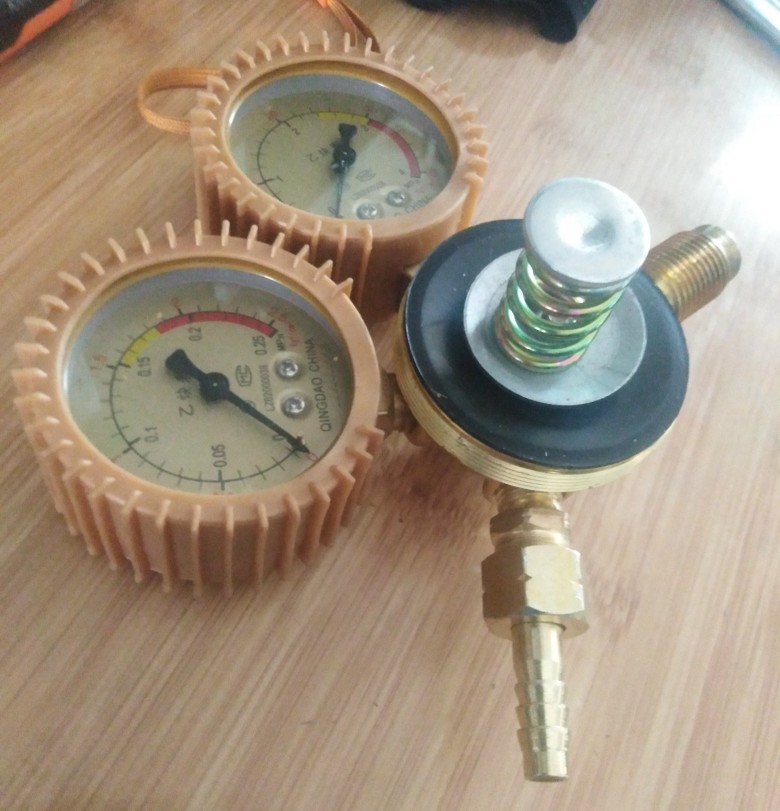 乙炔表各个部位名称,乙炔减压表结构说明