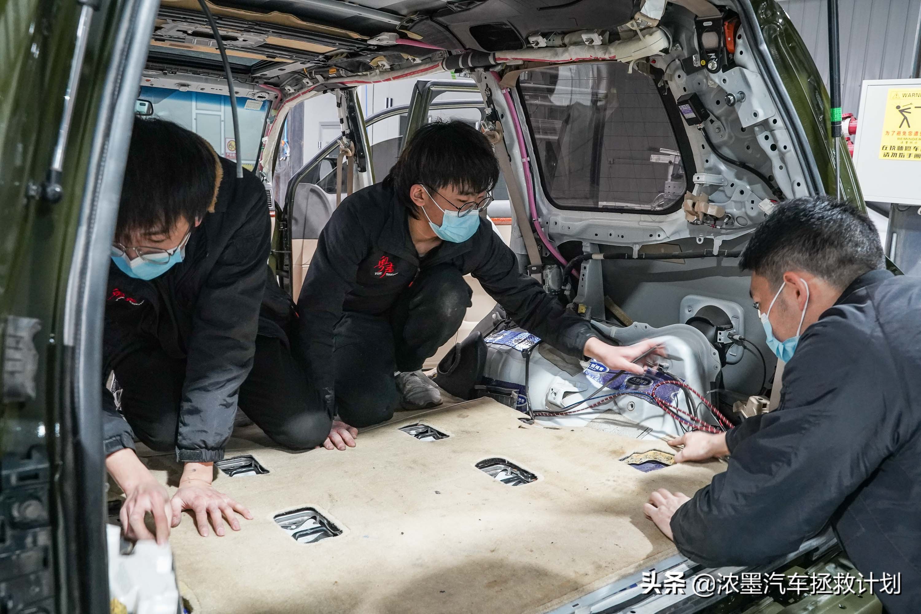 丰田霸道酷路泽带你翻山越岭,丰田兰德酷路泽低速4驱越野模式