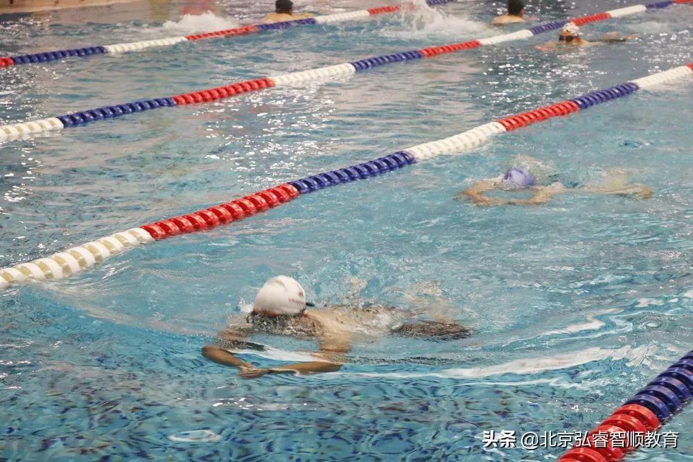 蛙泳大腿内侧疼痛,学蛙泳后大腿根部疼痛