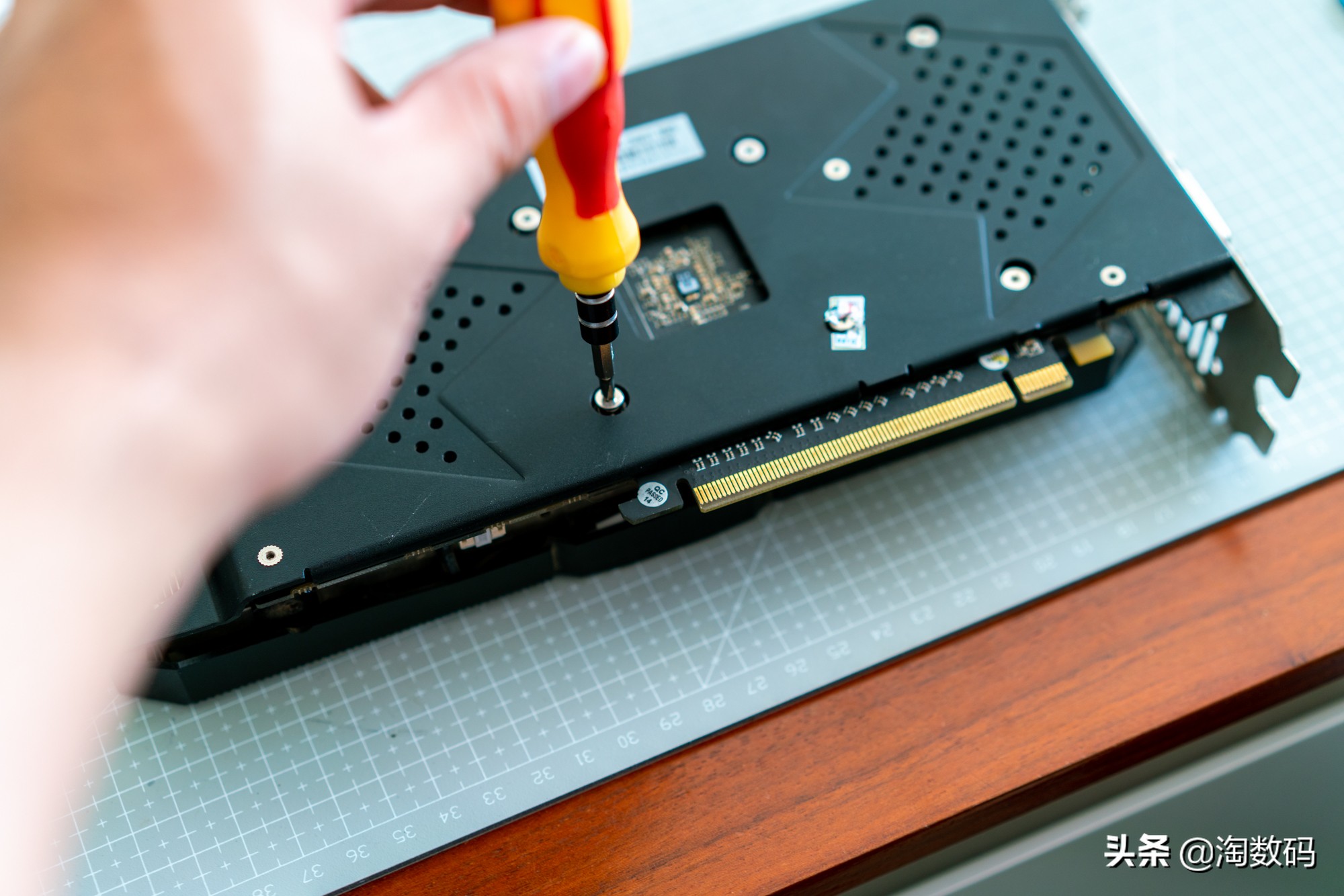 rx570显卡功耗只有80瓦,狼神rx580功耗