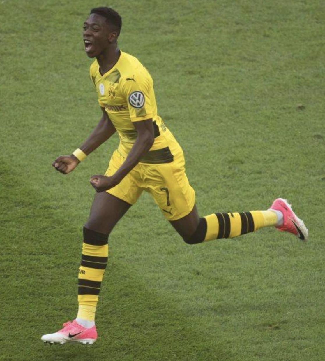 国际足球：巴塞可能在五月份，出售五名球员以筹集资金