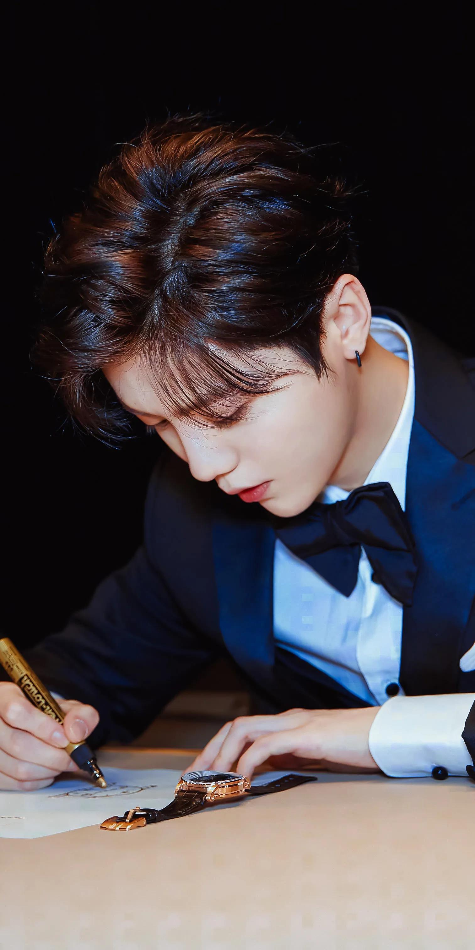 鹿晗霸道总裁图片,鹿晗4k超清壁纸全面屏