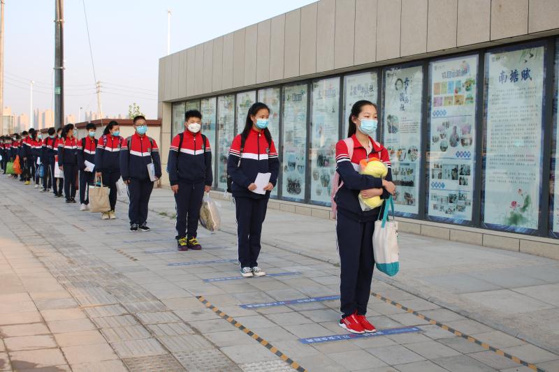 许久不见！你好校园：郑东新区中学全面复学，1.7万学子书声琅琅