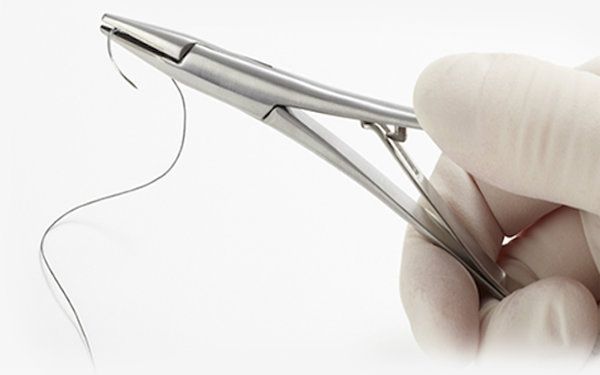 拆线伤口还疼可以拆线吗,术后拆线多久可以用疤痕修复