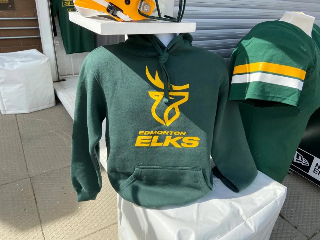 加拿大军队logo,加拿大足球队队旗