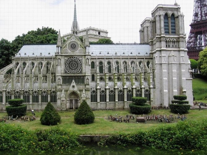 世界上最大的教堂圣伯多禄大教堂,德国世界著名圣母大教堂