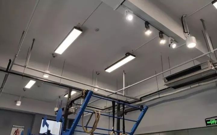 国内健身教练培训机,设备最全健身房