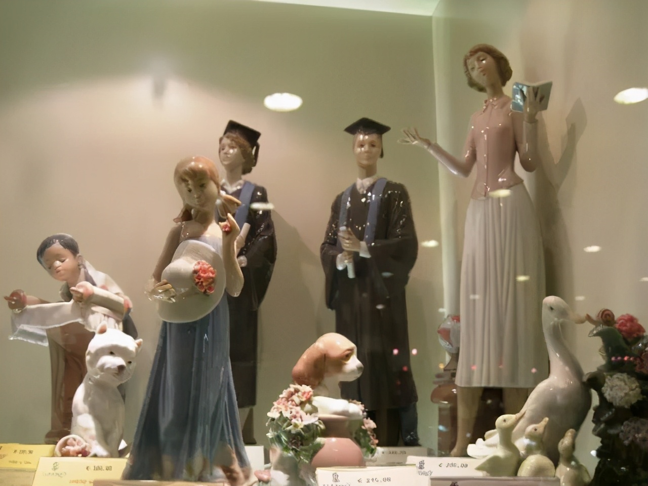 西班牙雅致瓷器：玩票玩出的欧洲著名瓷器厂