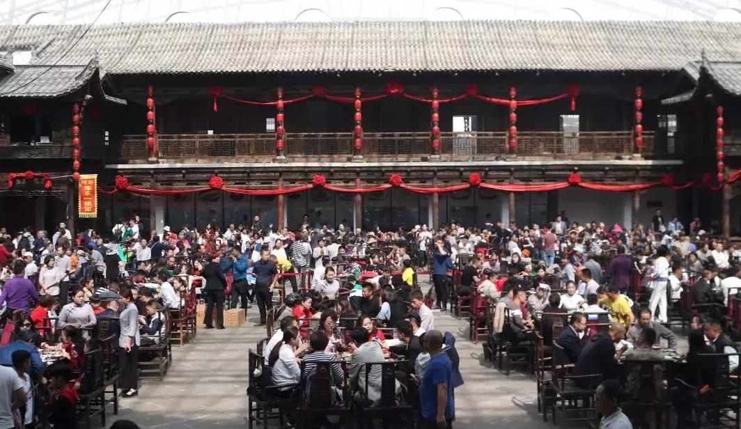 走胃更走心，一份热气腾腾的欢聚邀请已发出，请查收！