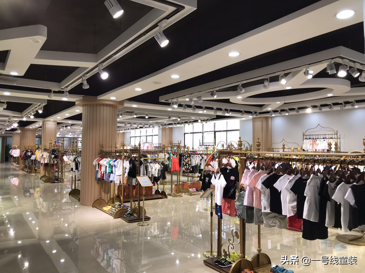 童装怎么经营不会压货,到哪里拿货童装不用压货