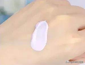 妆前涂太多底妆会怎样,妆前底妆少