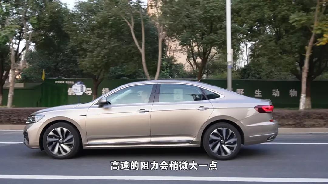 雅阁1.5t和天籁2.0t对比测评,21款天籁对比新款雅阁