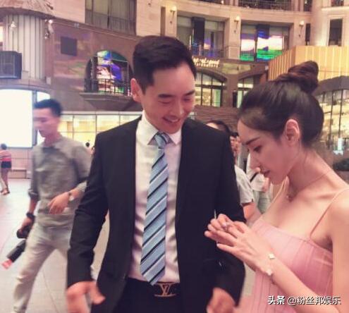 yy晓晓和c哥分手了吗,yy晓晓与神豪c哥最新消息