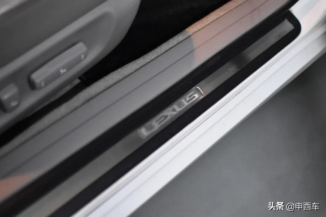 雷克萨斯咬地鲨is250老款,雷克萨斯is咬地鲨什么时候换代