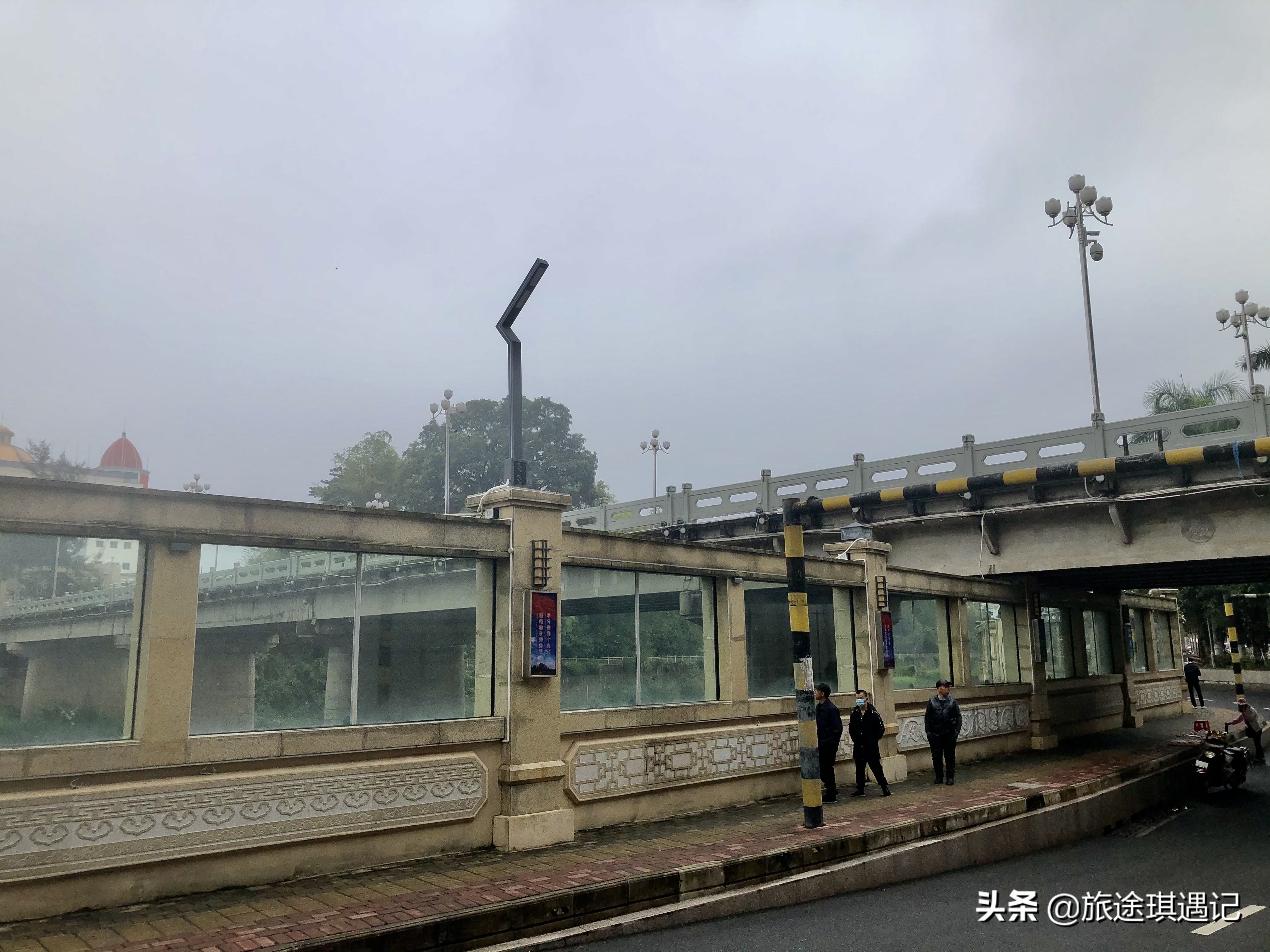带你游览东兴口岸越南特产 (东兴越南特产街现在怎么样)