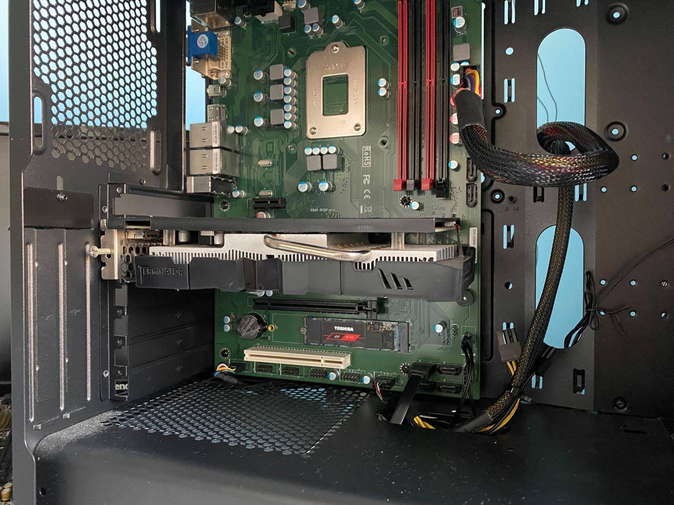 cpu安装在主板上还能拿下来吗,电脑换了主板和cpu需要重装系统吗