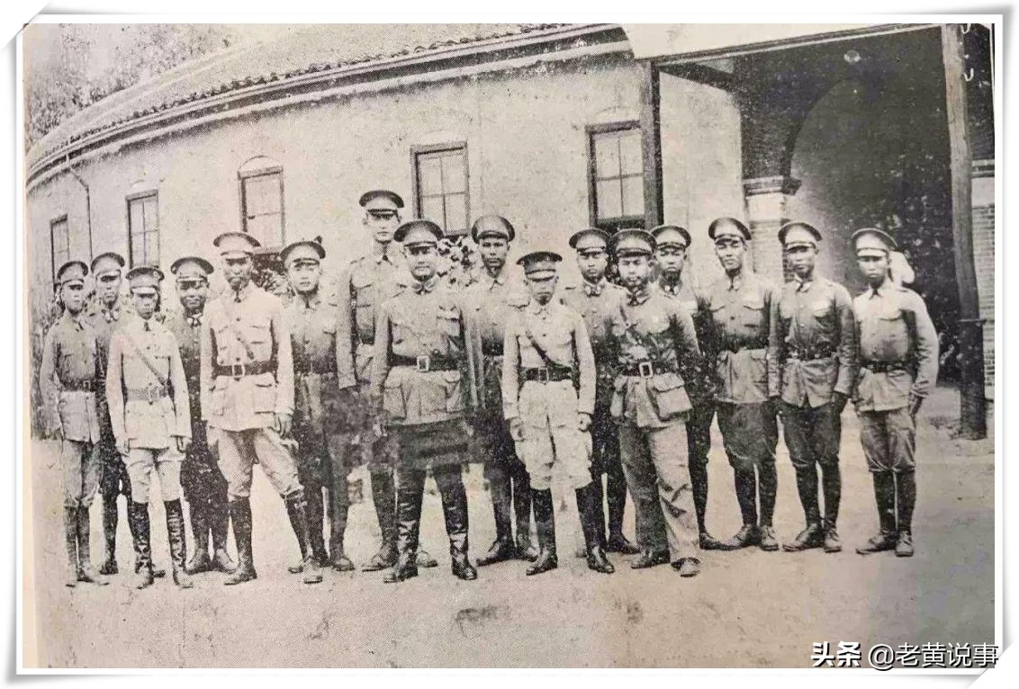 击落日机8.5架的抗战英雄,92岁病逝美国,有个妹妹叫王光美