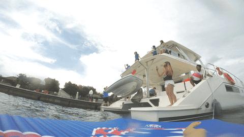 出海轰趴看日落！新加坡游艇攻略，低至89元/人