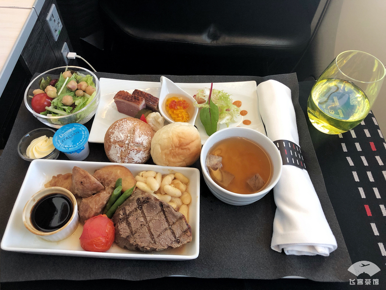 日本航空超级经济舱和经济舱 (日本五星航空公务舱)