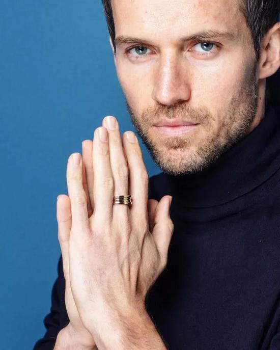 男士戒指的正确戴法中国传统说法,男性戒指的戴法有什么讲究