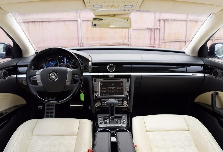 大众辉腾谁开,大众辉腾是几缸