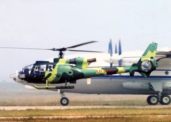 法国小羚羊飞机,法国小羚羊直升机视频