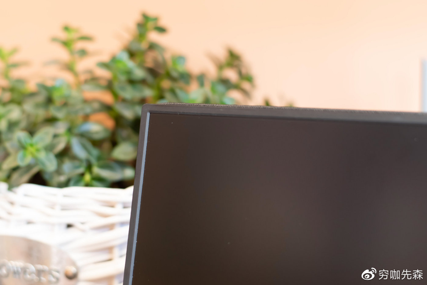 一款可以带出门的“显示器”——天宝T15便携显示器