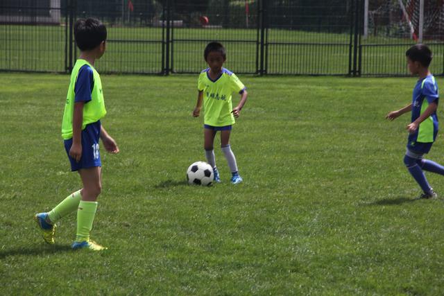 感受阳光感受生活的乐趣,感受阳光的美好传递运动的快乐