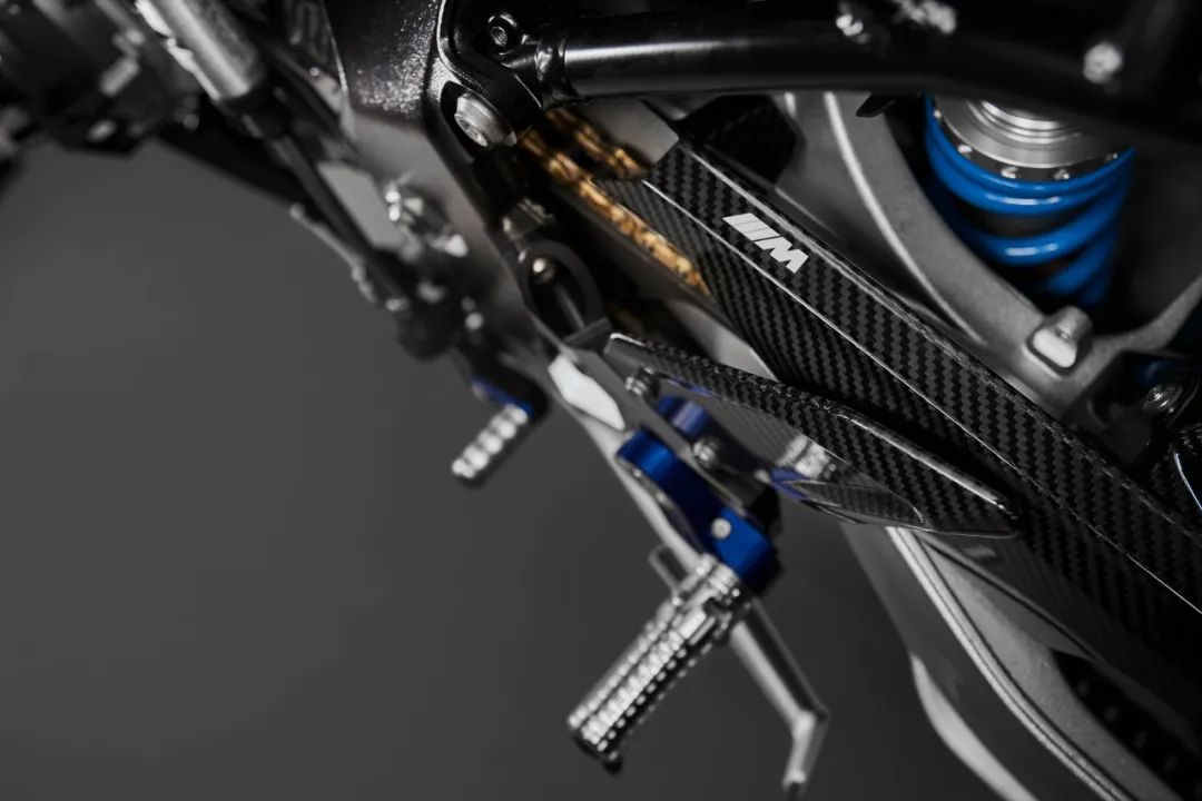 宝马m摩托车视频,2023宝马m版摩托车