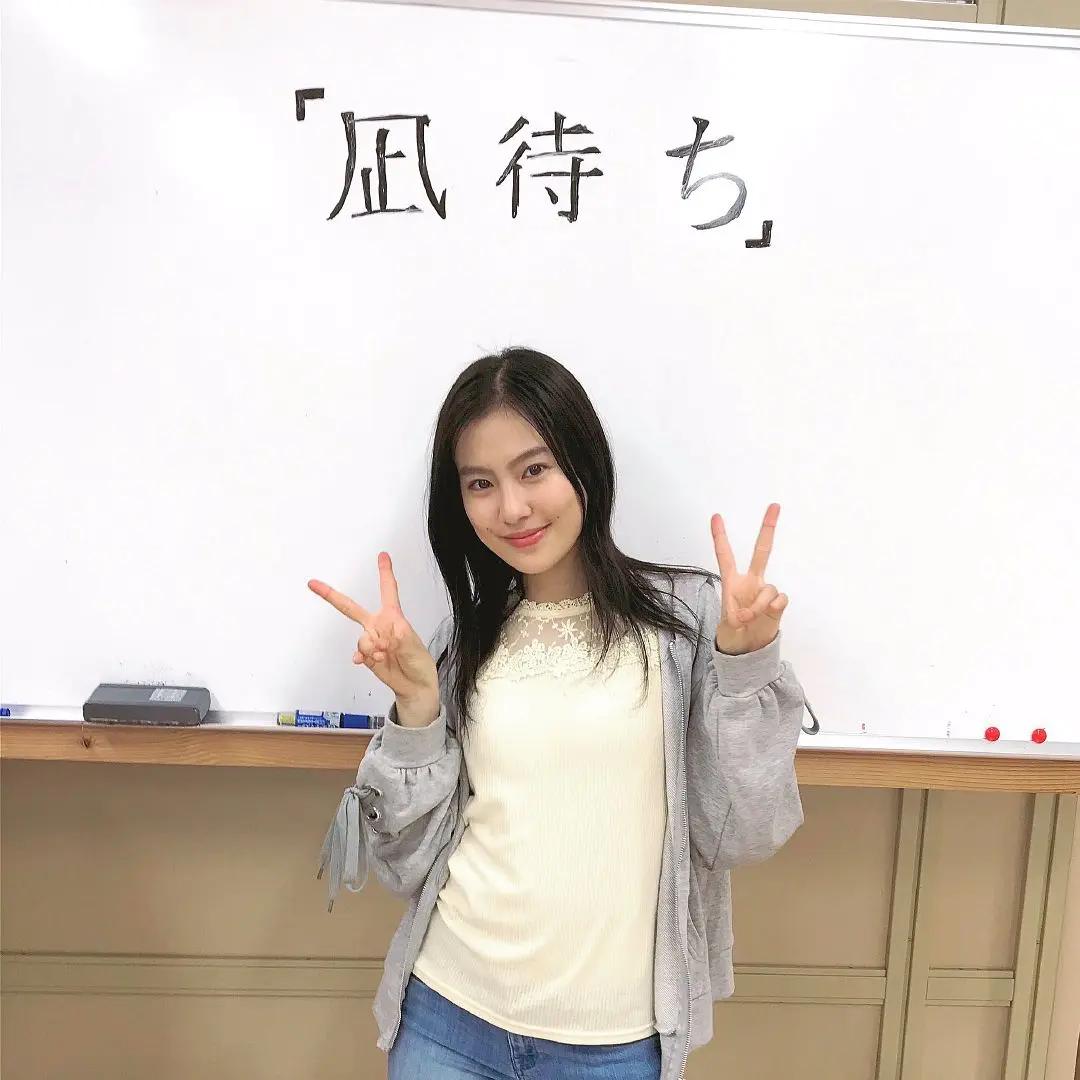 恒松佑里,日本版刘亦菲,肤白貌美潜力*优女**,主演《全裸导演2》