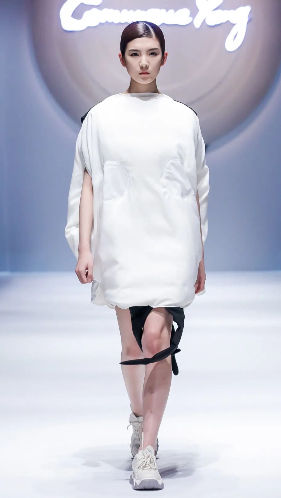 2021秋冬女装款式流行趋势,2018秋冬趋势报告巴黎时装周