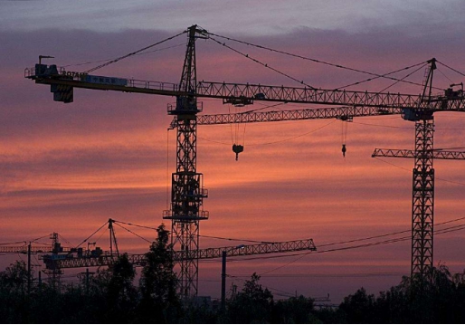 塔吊司机上下塔吊的全过程,第一次感受40米高空塔吊操作