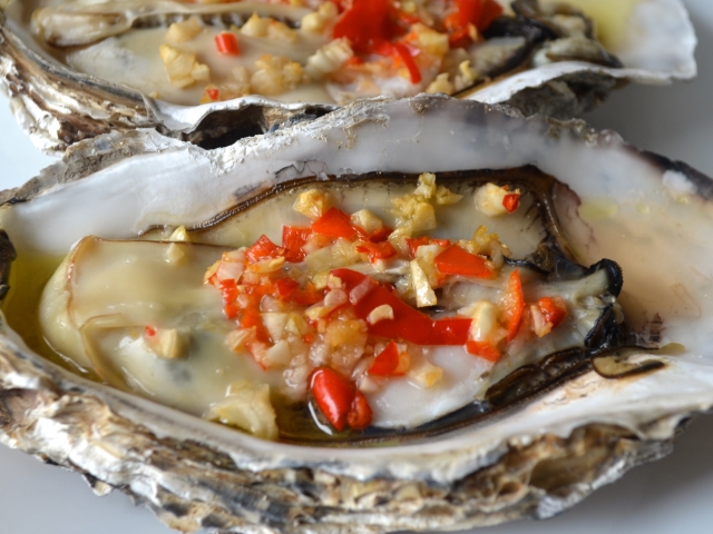 100元一位的海鲜自助,100块钱一位的海鲜自助能赚多少钱