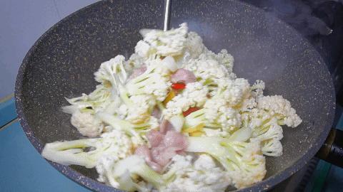 炒花菜老是糊,炒花菜直接下锅软烂不香